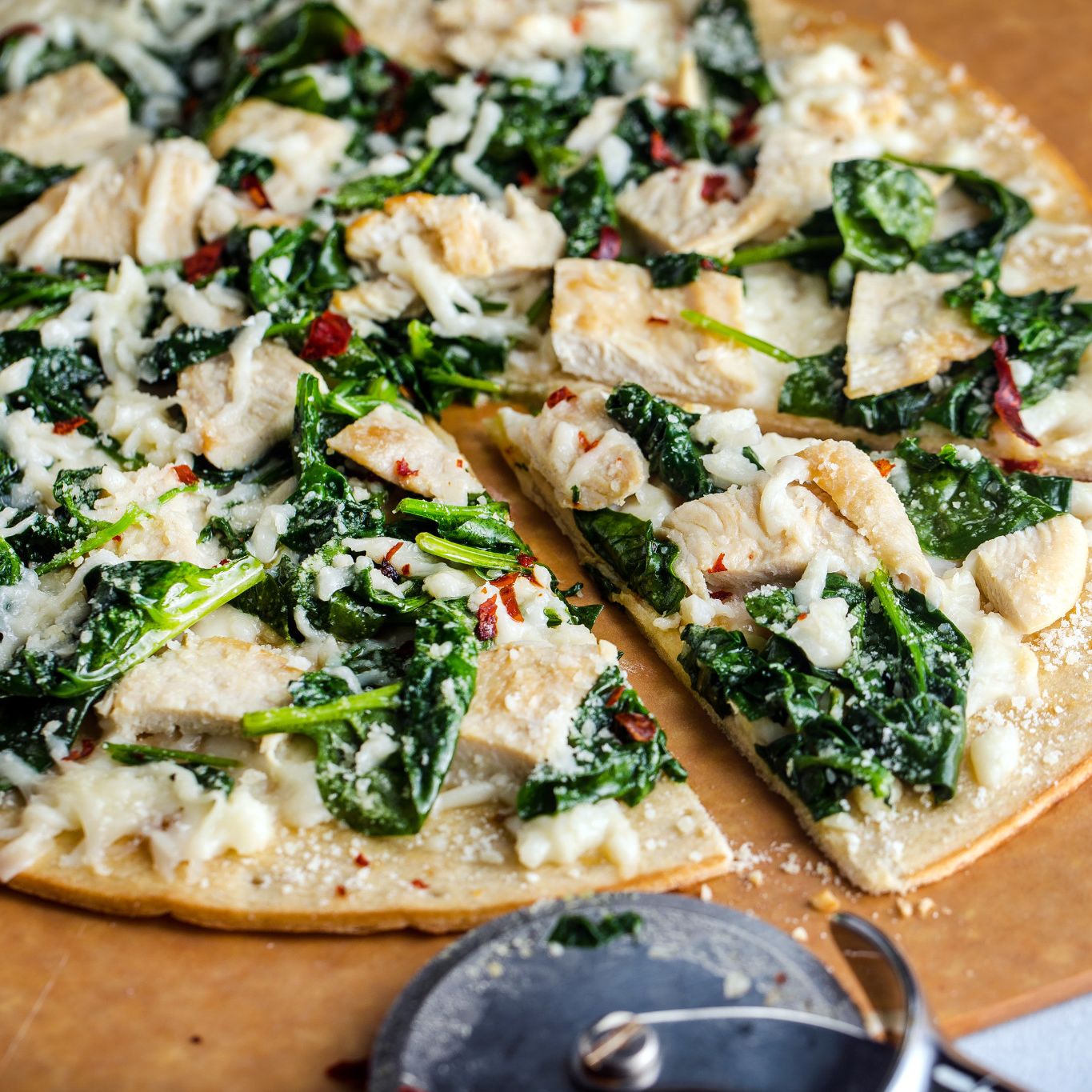 Roasted Garlic Chicken and Spinach Pizza Gourmet Garden
